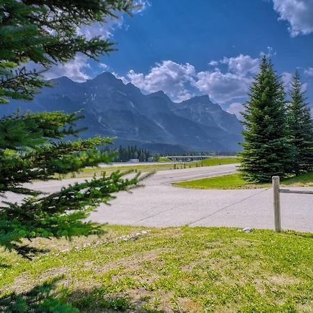 5 Mins To Banff - Cozy Townhome 2Br&2Bath - Banff Pass Included Canmore Kültér fotó