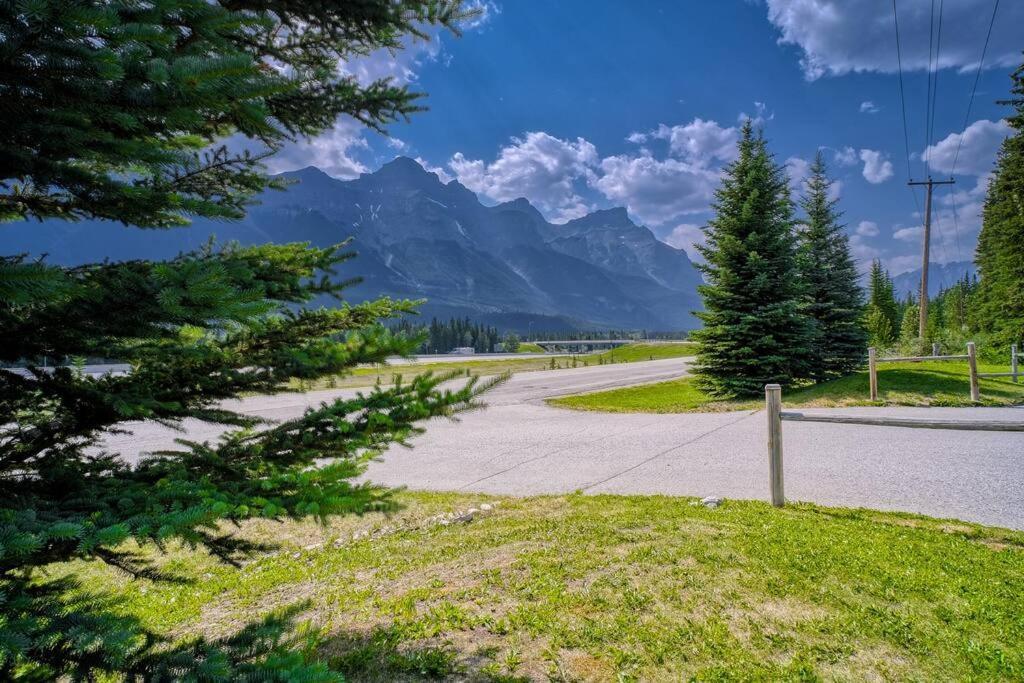 5 Mins To Banff - Cozy Townhome 2Br&2Bath - Banff Pass Included Canmore Kültér fotó