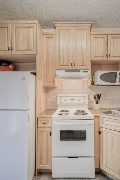 5 Mins To Banff - Cozy Townhome 2Br&2Bath - Banff Pass Included Canmore Kültér fotó