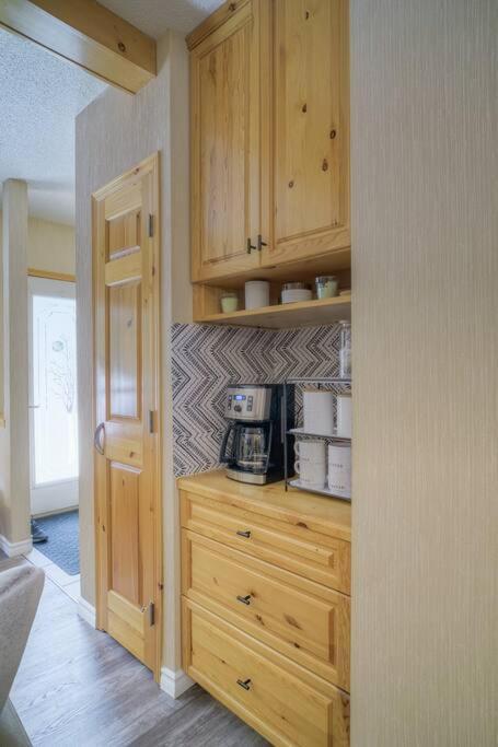 5 Mins To Banff - Cozy Townhome 2Br&2Bath - Banff Pass Included Canmore Kültér fotó