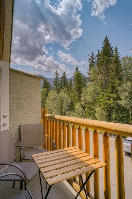 5 Mins To Banff - Cozy Townhome 2Br&2Bath - Banff Pass Included Canmore Kültér fotó