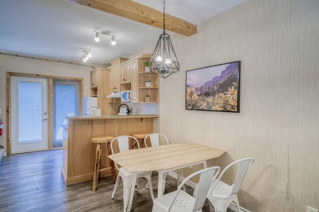 5 Mins To Banff - Cozy Townhome 2Br&2Bath - Banff Pass Included Canmore Kültér fotó