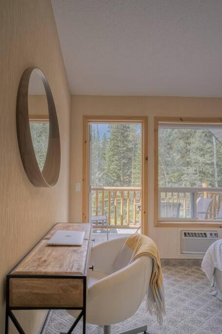 5 Mins To Banff - Cozy Townhome 2Br&2Bath - Banff Pass Included Canmore Kültér fotó